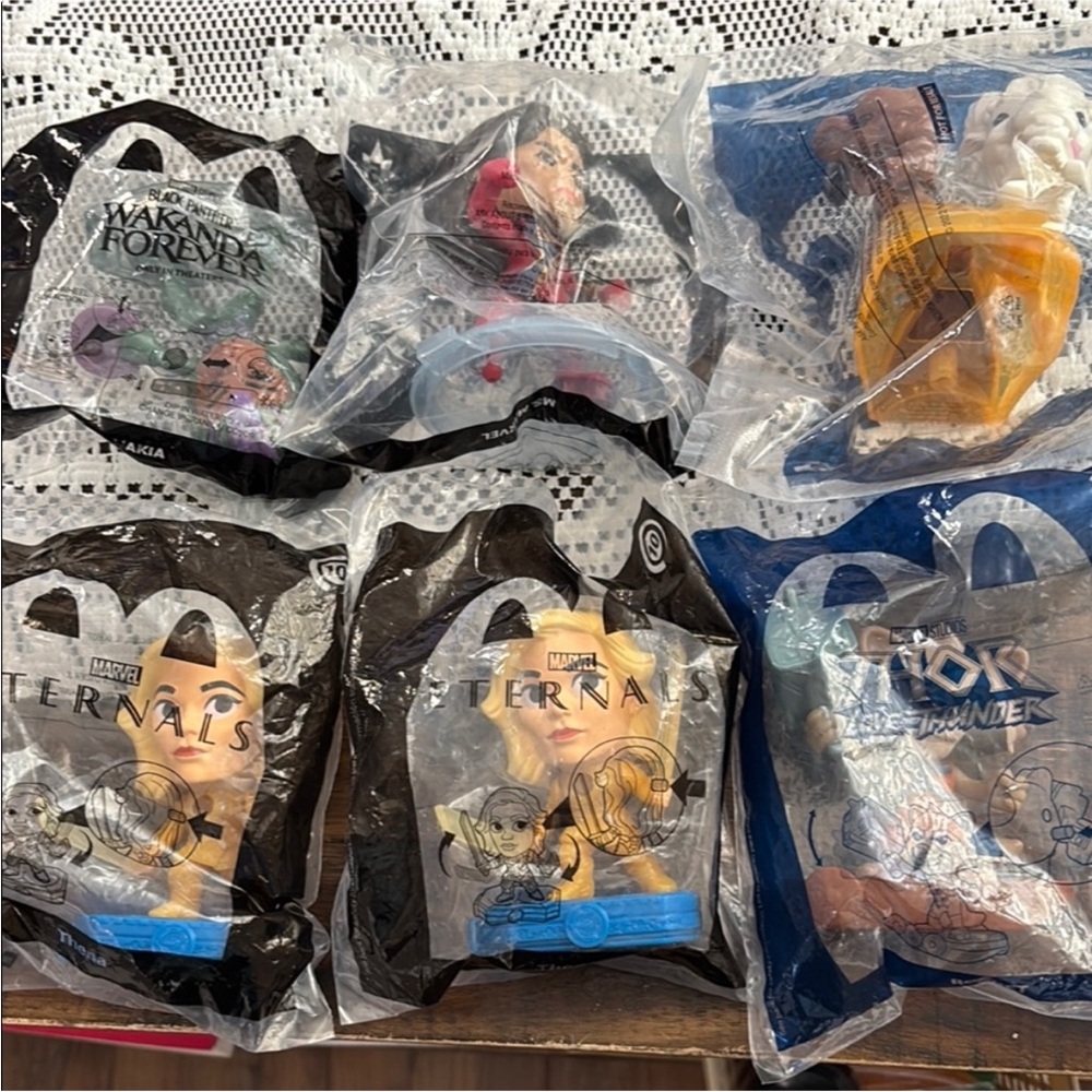 McDonald’s 2022  Thor Love and Thunder Movie Happy Meal Toys Set‎ of 6